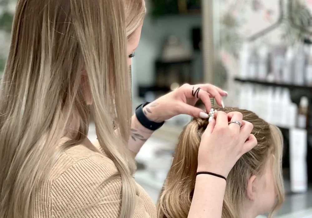 Färgning med precision – Hos Linnéa Järpen